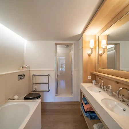 Charming 5br Duplex *